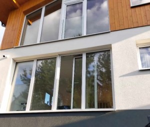 balkon_szklany_w_ramie.jpeg