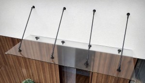 daszek szklany zadaszenie szklane nad drzwi  QUBA 220x150 cm matowy czarne okucia